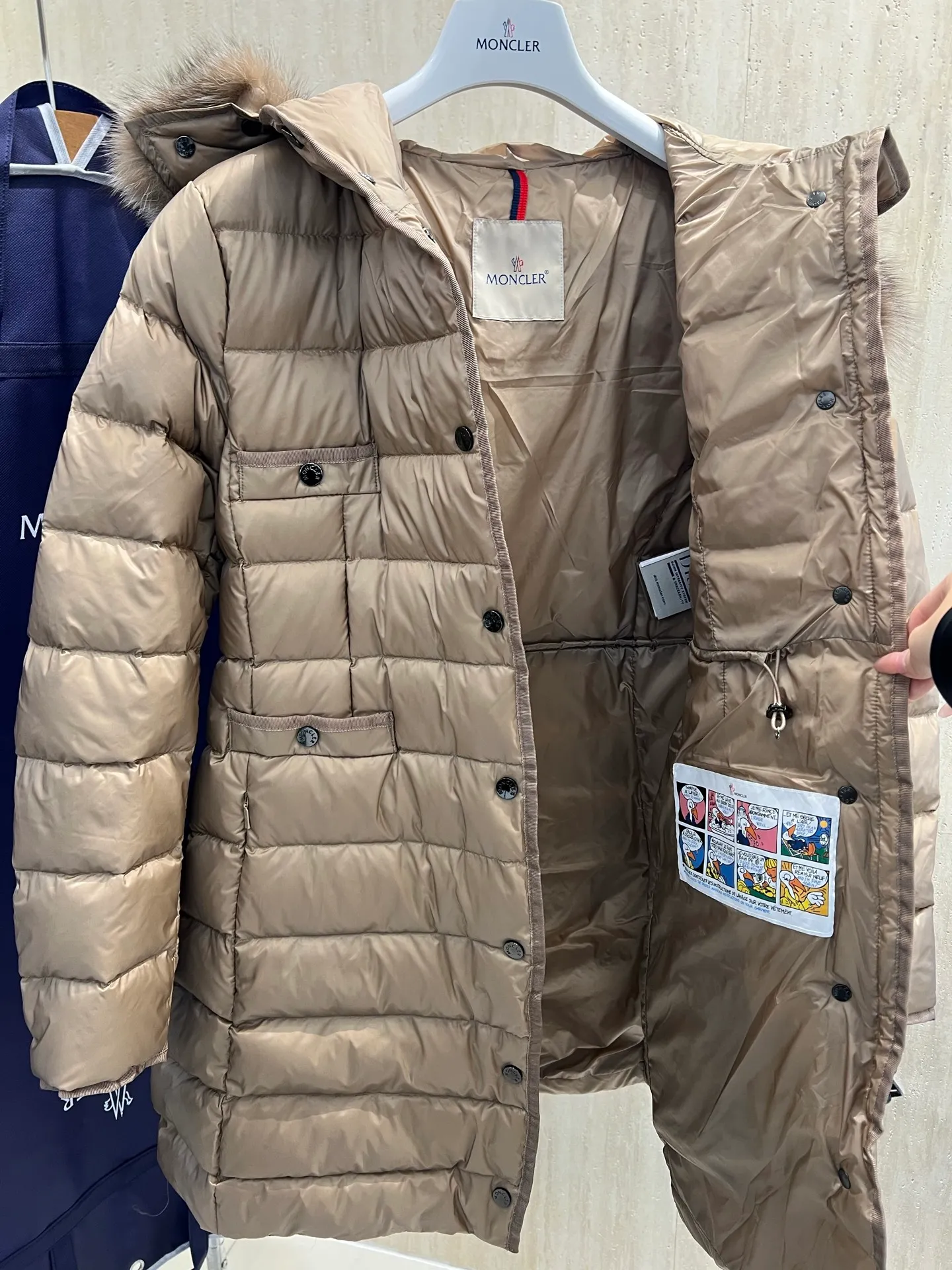 Moncler Hirmafur ， 。 ， ， 。 ， ， 。 ： ：Black Khaki Size：1234